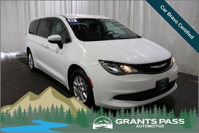 Used 2023 Chrysler Voyager LX FWD image 1