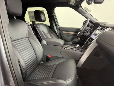 Used 2026 Land Rover Discovery S AWD/4WD image 26