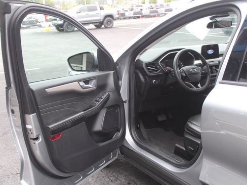 Used 2022 Ford Escape SEL image 10