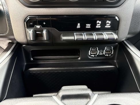 Used 2022 RAM 1500 Big Horn RWD image 33