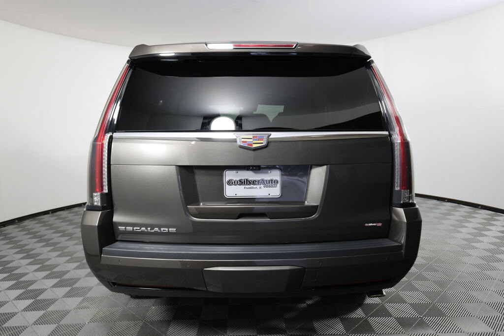 Used 2020 Cadillac Escalade Luxury AWD/4WD image 3