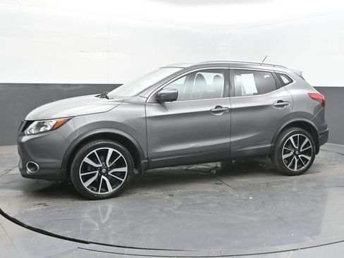 Used 2017 Nissan Rogue Sport SL w/ SL Premium Package FWD image 4