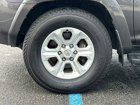 Used 2022 Toyota 4Runner SR5 Premium w/ Moonroof Package image 42