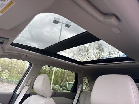 Certified 2023 Nissan Rogue SL w/ SL Premium Package image 23