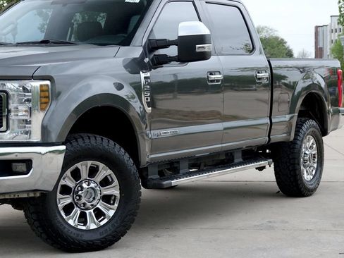 Used 2019 Ford F250 XLT w/ XLT Premium Package AWD/4WD image 9