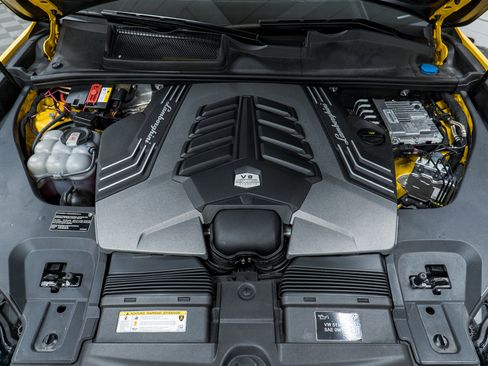 Used 2023 Lamborghini Urus Performante image 9