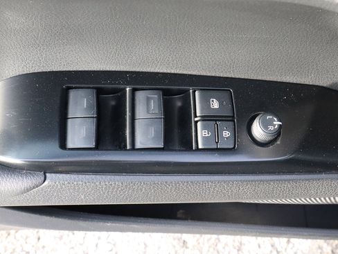 Used 2025 Toyota Camry SE image 14