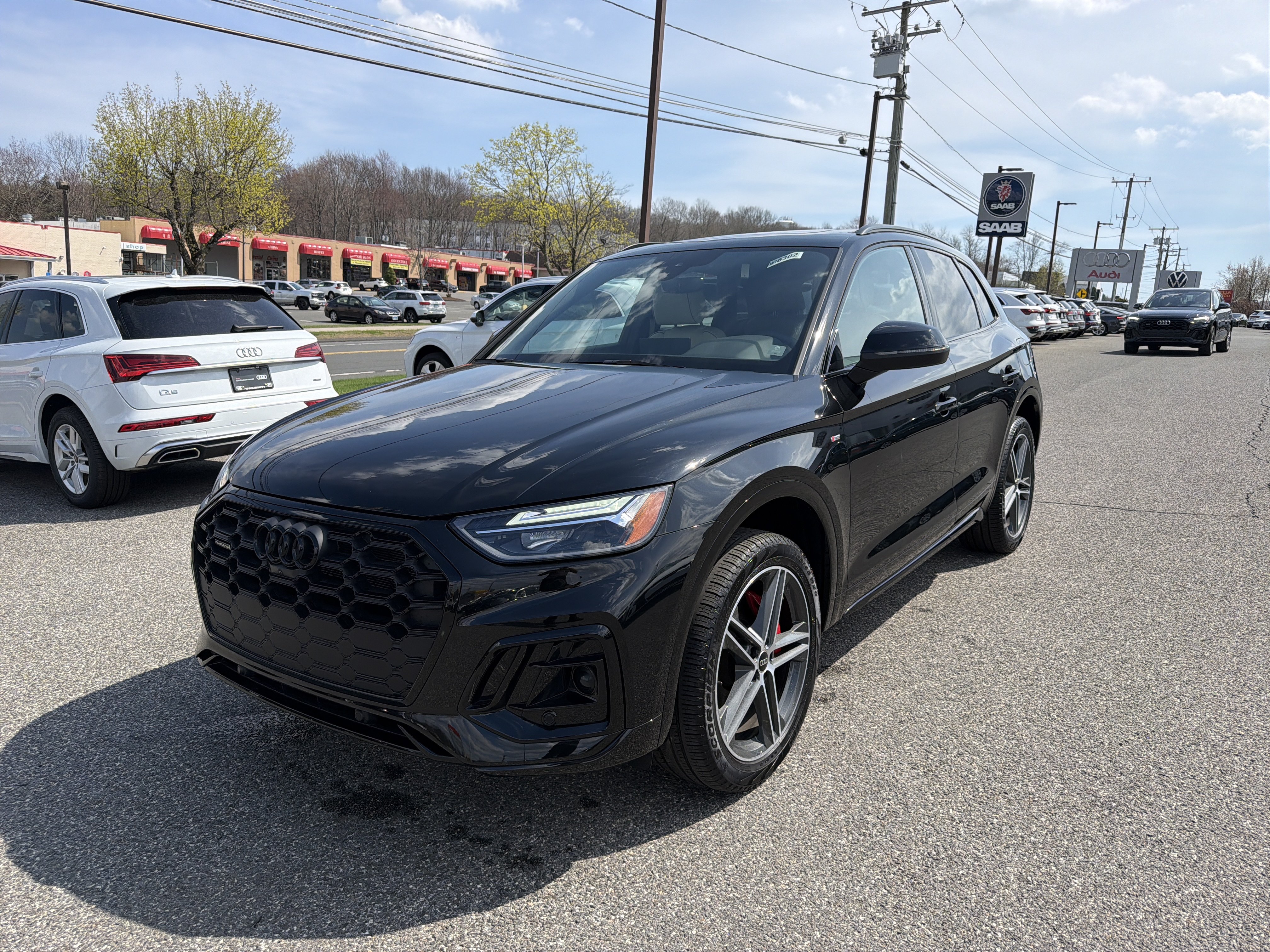 Certified 2024 Audi Q5 e Premium Plus AWD/4WD image 3