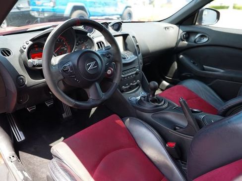 Used 2015 Nissan 370Z NISMO RWD image 6