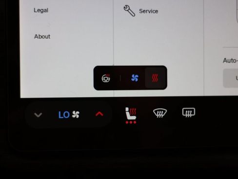 Used 2023 Rivian R1T Adventure image 9