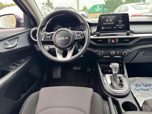 Used 2024 Kia Forte LXS w/ LXS Technology Package FWD image 7
