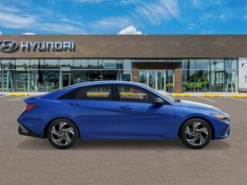 New 2025 Hyundai Elantra Sport image 7