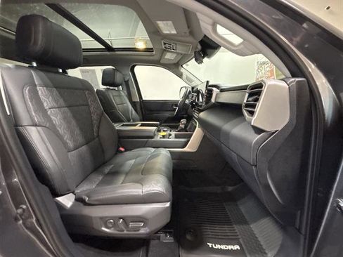 Used 2024 Toyota Tundra Limited AWD/4WD image 18