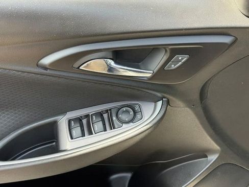 Used 2023 Chevrolet Malibu LT FWD image 17