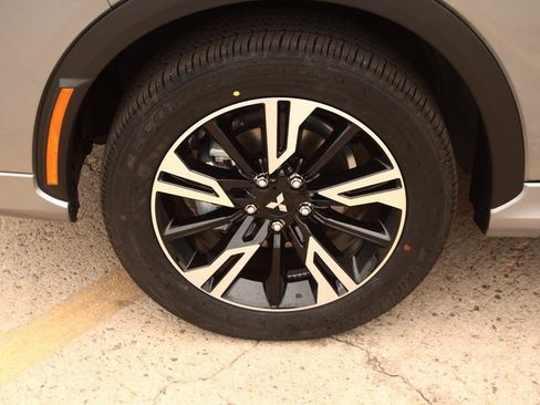 New 2025 Mitsubishi Eclipse Cross SEL image 2