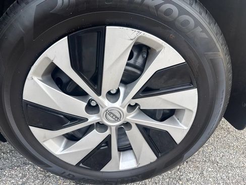Used 2024 Nissan Altima 2.5 S FWD image 14