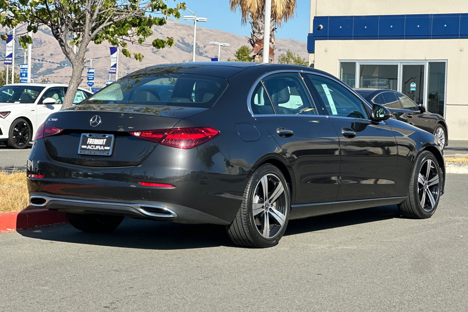 Used 2022 Mercedes-Benz C 300 Sedan image 4