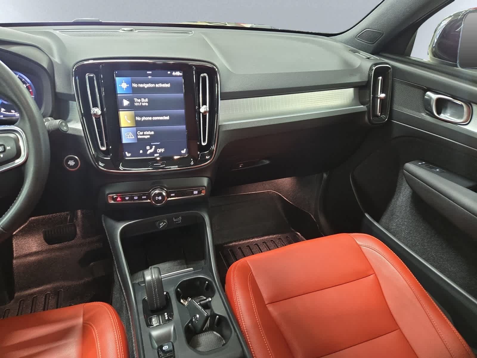 Used 2020 Volvo XC40 T5 Momentum AWD/4WD image 17