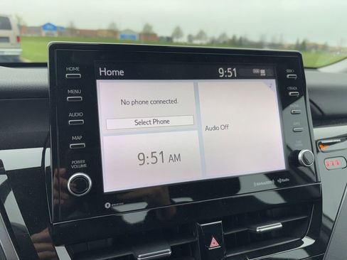 Used 2023 Toyota Camry SE w/ Cold Weather Package image 22