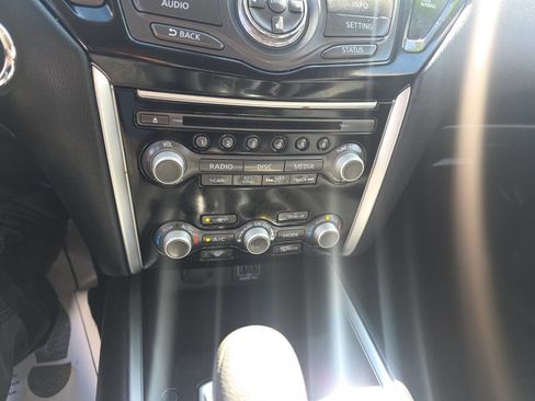 Used 2018 Nissan Pathfinder S image 14