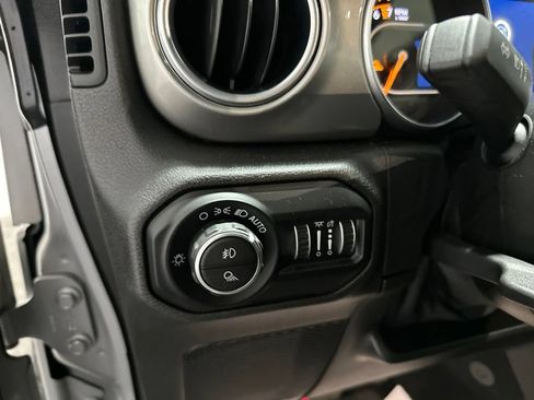 Used 2021 Jeep Gladiator Overland w/ LED Lighting Group AWD/4WD image 14