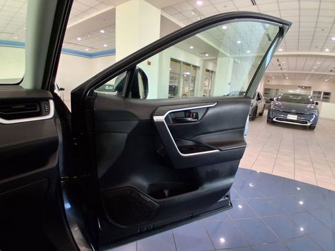 Used 2021 Toyota RAV4 LE image 20