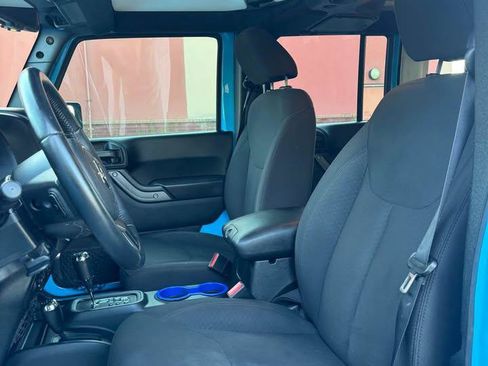 Used 2017 Jeep Wrangler Unlimited Sport w/ Quick Order Package 24S AWD/4WD image 6
