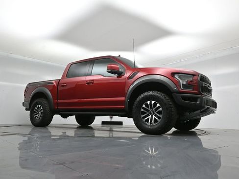 Certified 2019 Ford F150 Raptor w/ Equipment Group 802A Luxury image 4