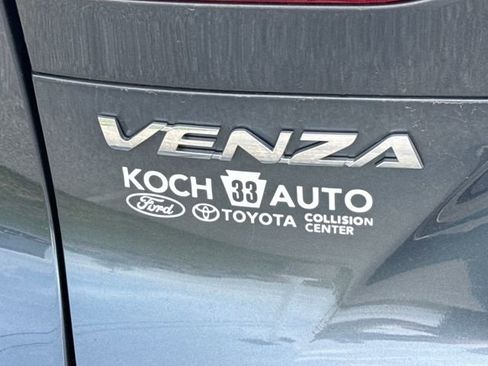 Used 2022 Toyota Venza XLE image 14