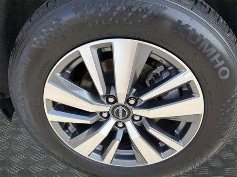 Certified 2025 Nissan Pathfinder SL image 21