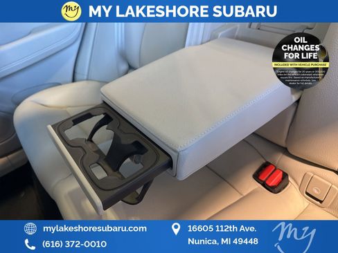 Used 2022 Volvo XC60 B5 Momentum image 22