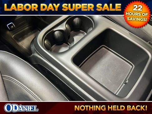 Used 2025 Chrysler Pacifica Select FWD image 20