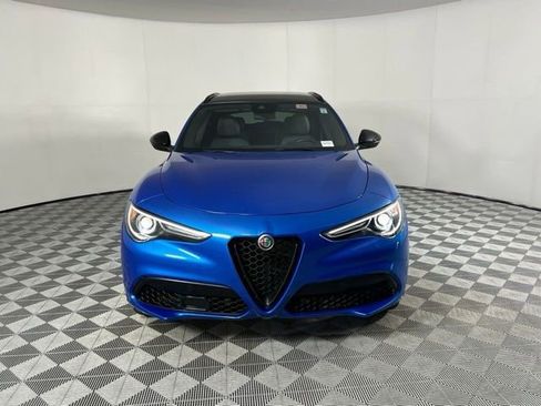 Used 2023 Alfa Romeo Stelvio Veloce image 3