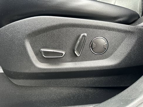 Used 2019 Ford Edge Titanium w/ Equipment Group 301A image 16