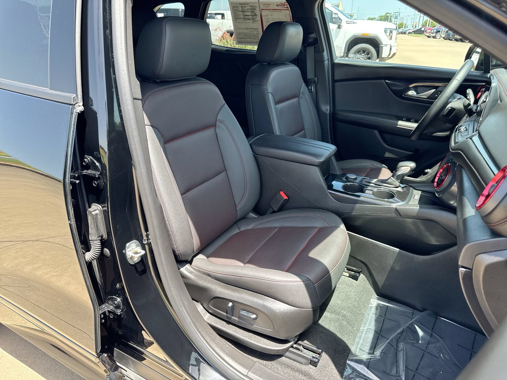 Used 2025 Chevrolet Blazer RS FWD image 24