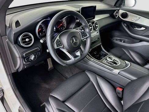 Used 2019 Mercedes-Benz GLC 300 image 9