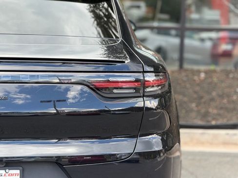 Used 2021 Porsche Cayenne Coupe image 16