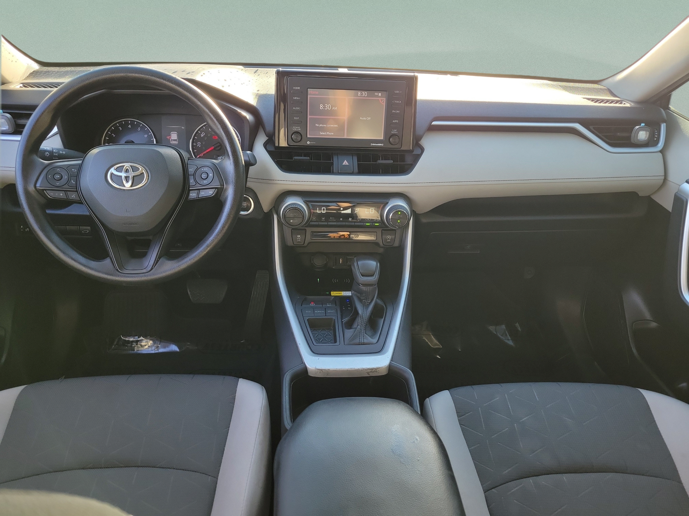 Used 2022 Toyota RAV4 XLE w/ Convenience Package FWD image 8