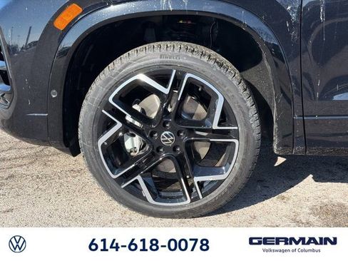 New 2026 Volkswagen Tiguan SEL R-Line image 11