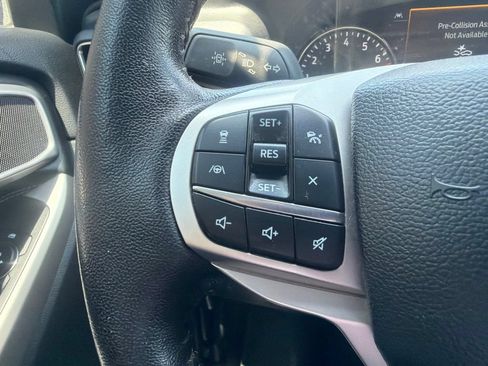 Used 2024 Ford Explorer XLT w/ Equipment Group 202A RWD image 29