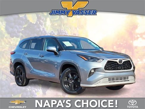 Certified 2023 Toyota Highlander LE image 1
