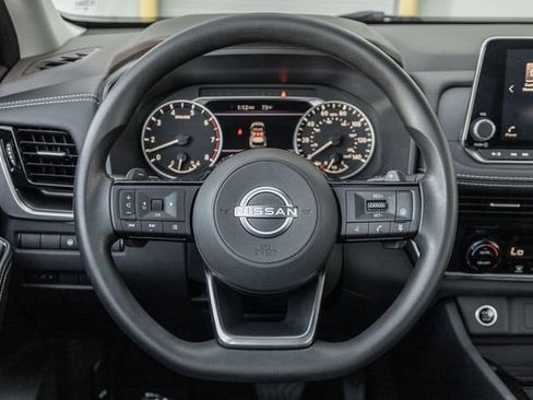 Used 2023 Nissan Rogue SV FWD image 9