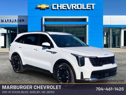 Used 2024 Kia Sorento S w/ Panoramic Sunroof Package