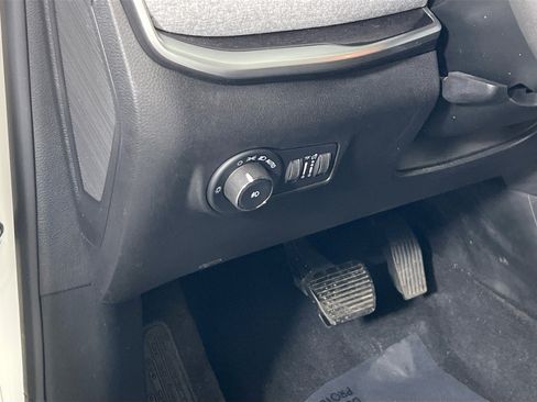 Used 2022 Jeep Compass Latitude AWD/4WD image 10