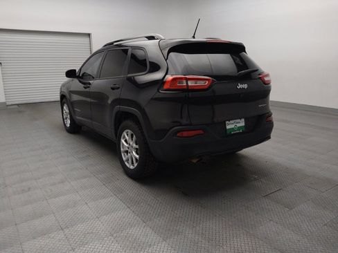 Used 2016 Jeep Cherokee Sport FWD image 5