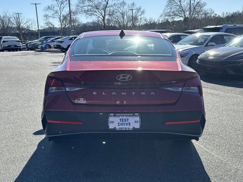 New 2026 Hyundai Elantra SE image 6