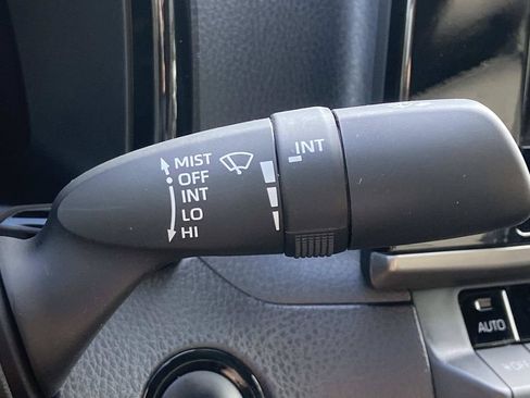 Used 2026 Toyota Camry SE FWD image 30