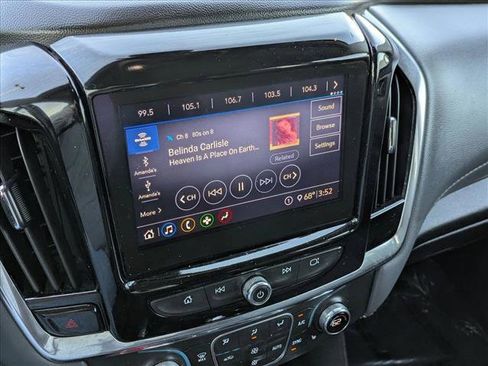 Used 2020 Chevrolet Traverse LT image 13