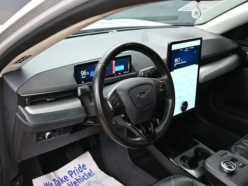 Used 2021 Ford Mustang Mach-E Select image 14