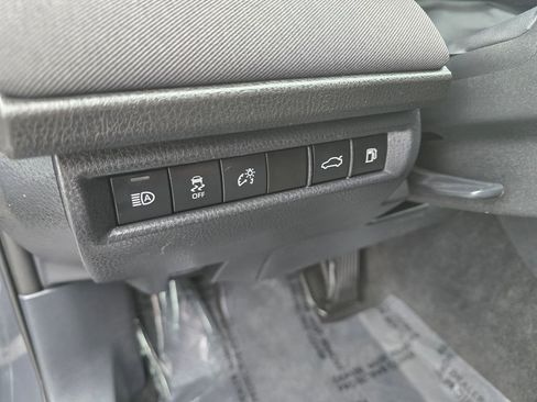 Used 2025 Toyota Camry LE image 18